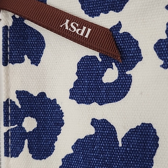 3 Ipsy Bags NWOT Black and White Blue - Picture 3 of 13